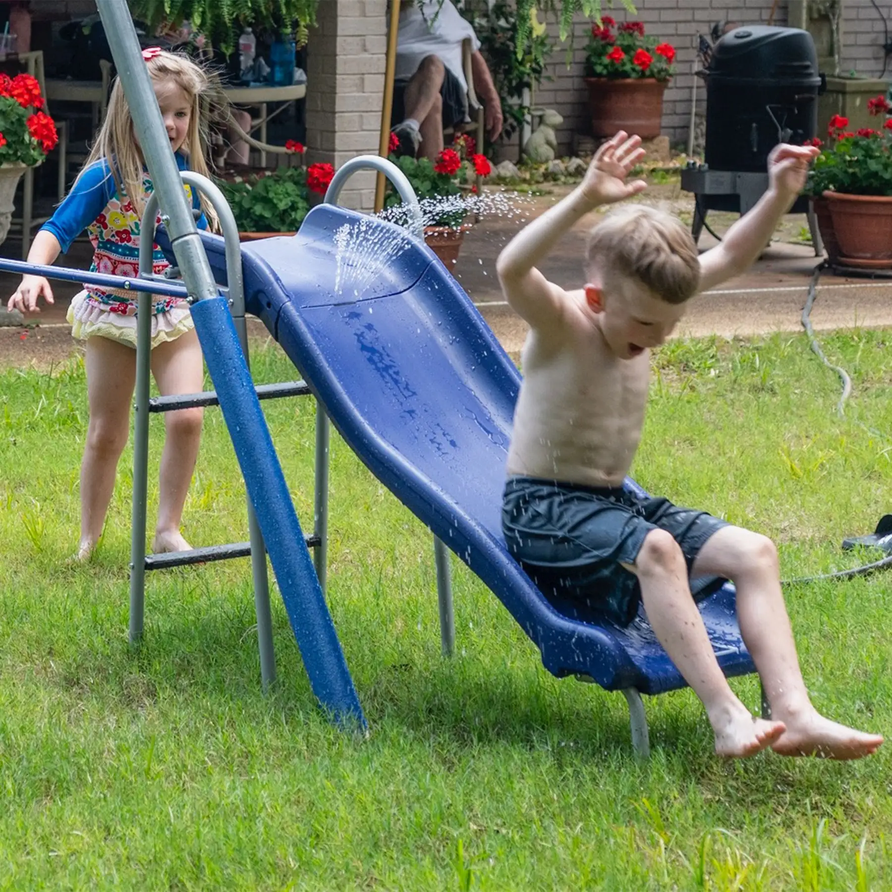 XDP Recreation Aqua Play Outdoor Park with Super Disc Swing and Water Wave Slide - Image 2