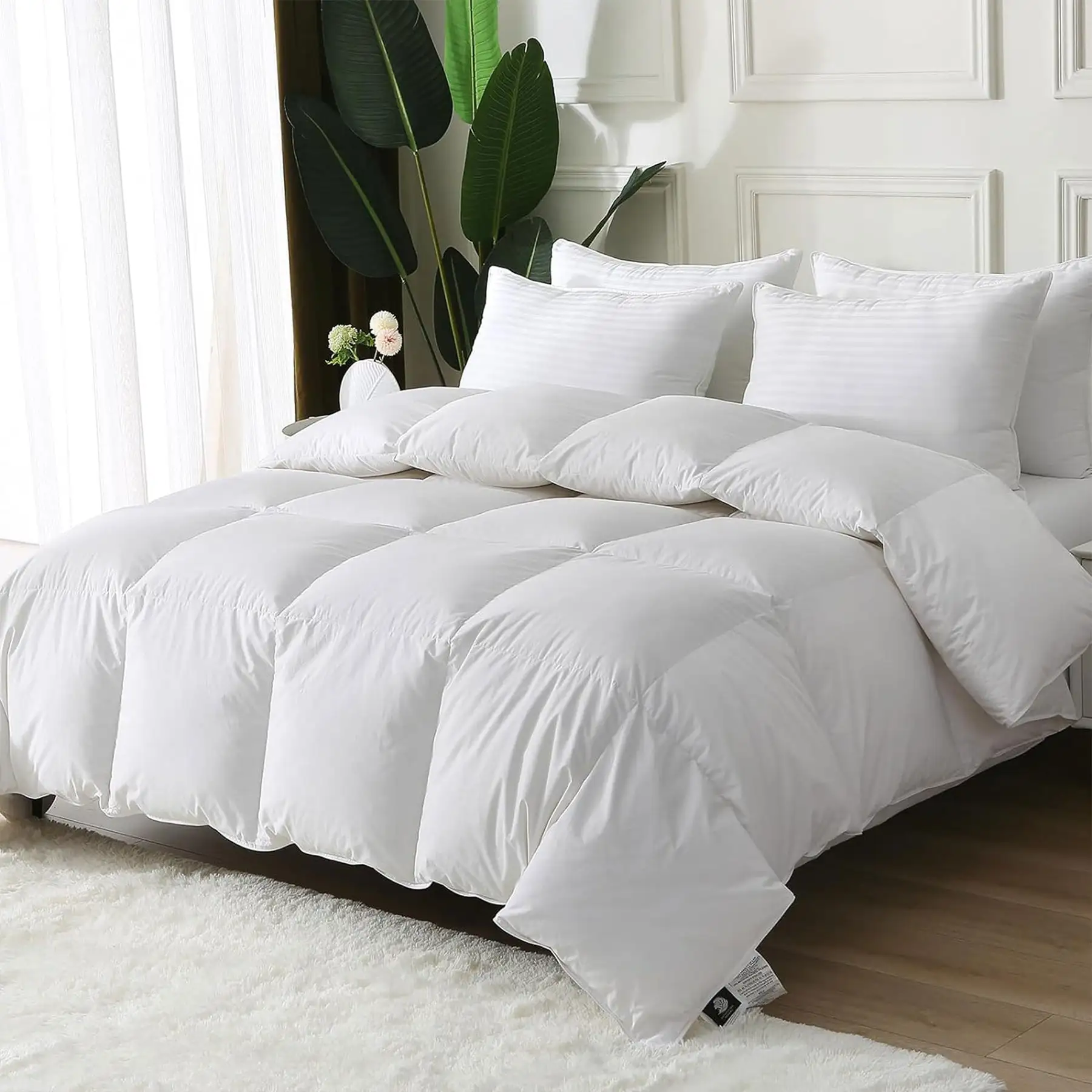 BPC 90 x 90?? Queen Sized Lightweight All Season Feathers Down Comforter, White