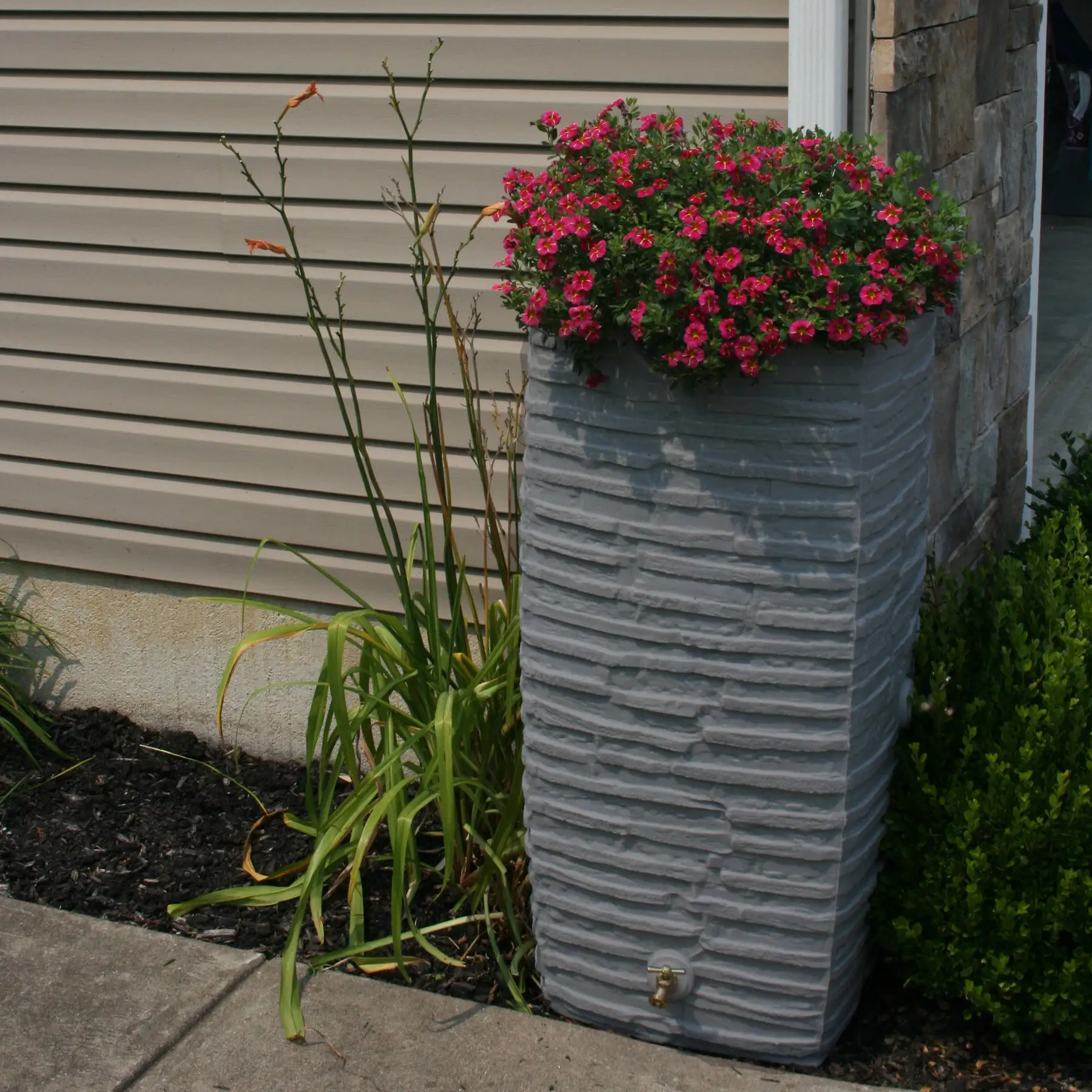 Small Rainsaver Good Ideas Impressions Riverwalk 50 Gallon Rain Saver, Dark Granite (4 ...